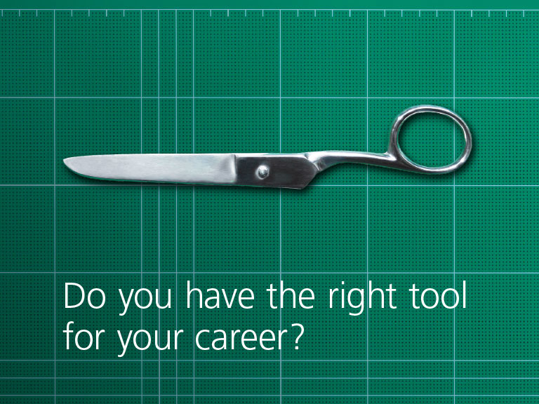 Eine halbierte Schere auf grünem Grund. Schriftzug im Vordergrund: "Do you have the right tool for your career?"